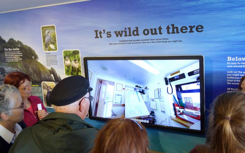 Wall mounted touchscreen
